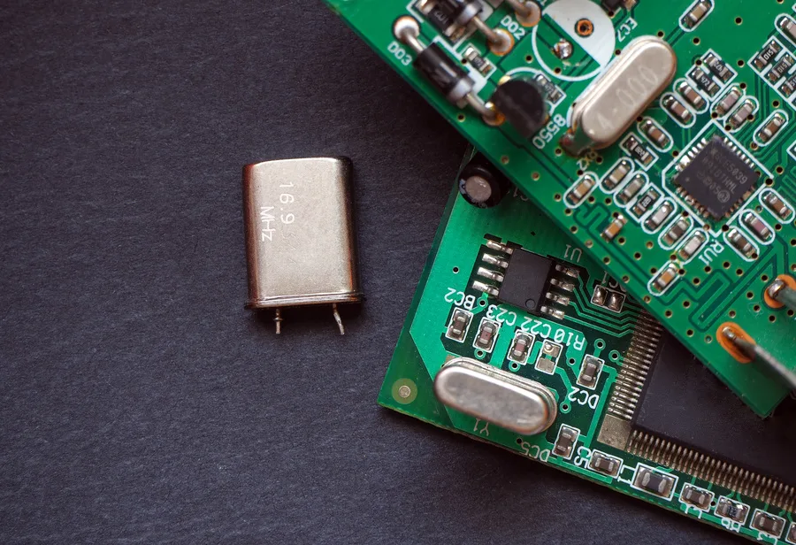 crystal oscillator